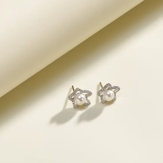 Izmirian Jewellery Pearly Blossom Diamond Earrings