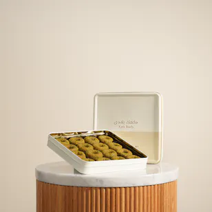 Kaek Blady Kaek Ajwa with Pistachio Box