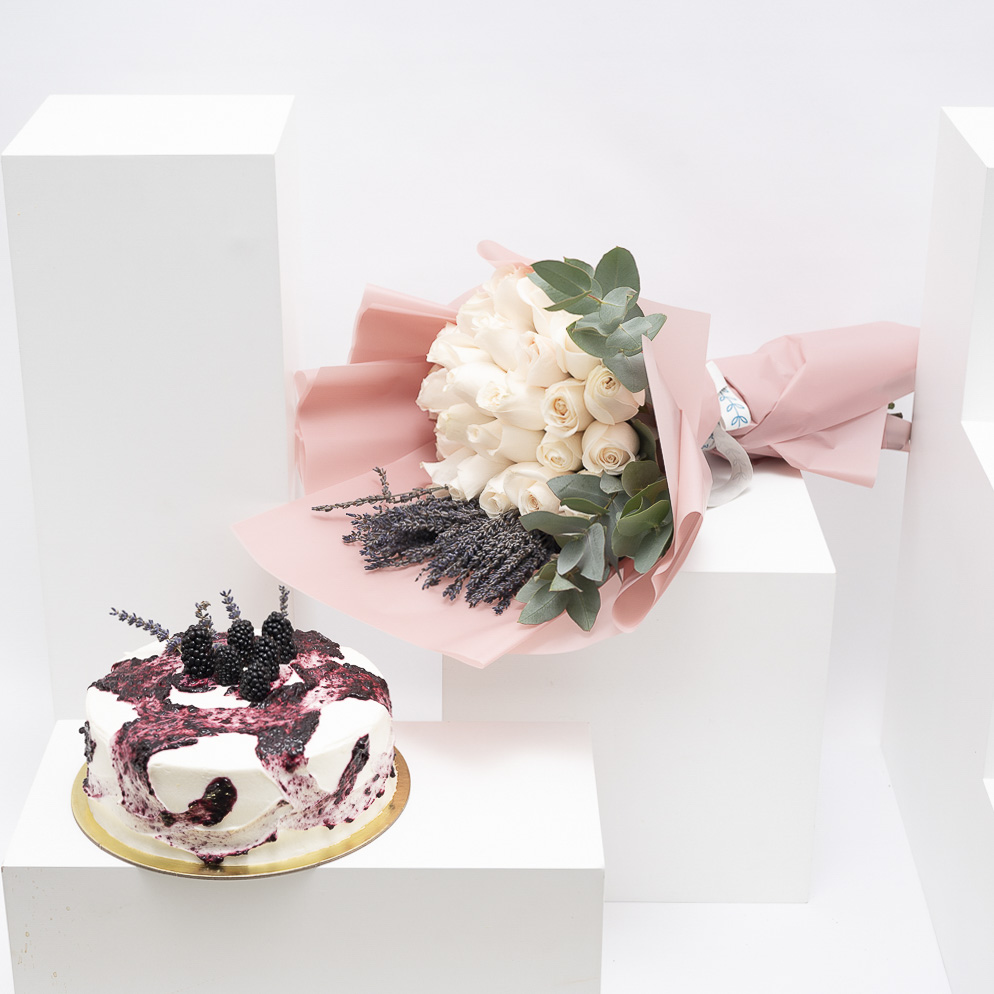 كيك بلاك بيري واللافندر من سكر الندى | الأزهار الرقيقة