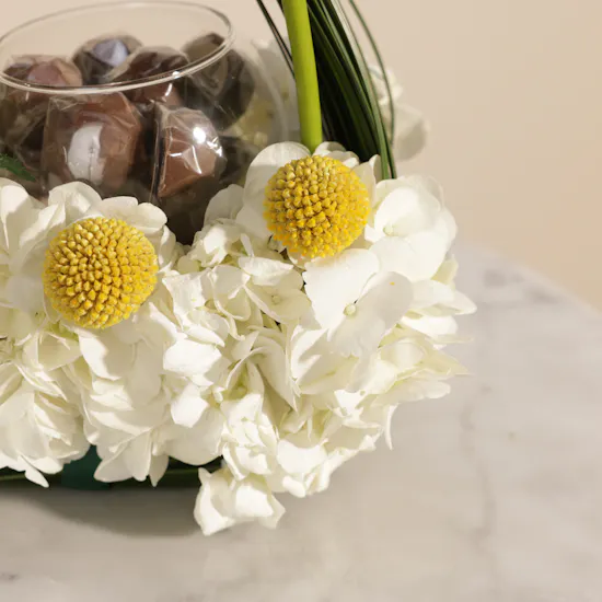 Floward Premium Chocolate | Pure Flowers