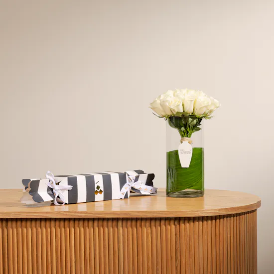 ShanShal Bonbon Chocolate Box | White Roses