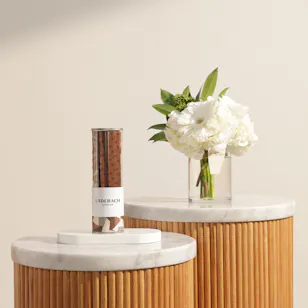 Läderach Mikado FrischSchoggi Chocolate Sticks | Natural Beauty Flowers Läderach Mikado FrischSchoggi Chocolate Sticks | Natural Beauty Flowers