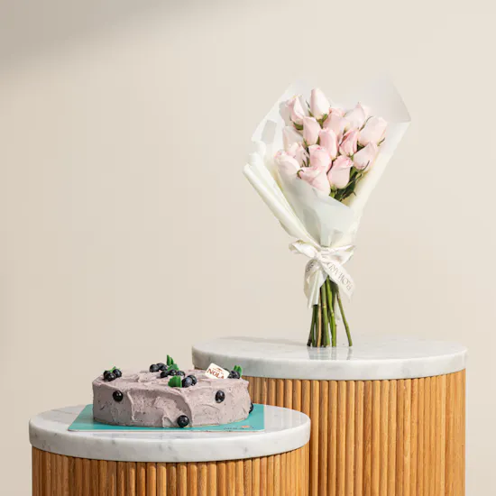 Nola Blueberry Vanilla Cake | Warm Halo Flower Bouquet