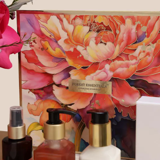 Waldorf Astoria Spa 60 Minutes Couple Massage Gift Voucher | Forest Essentials Set and Flower Bouquet