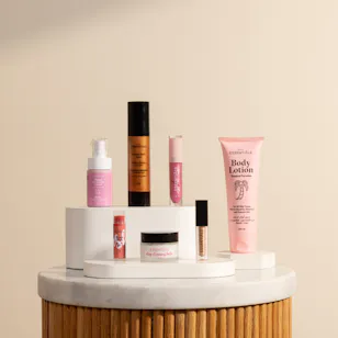 Floward X Essentials Summer Box