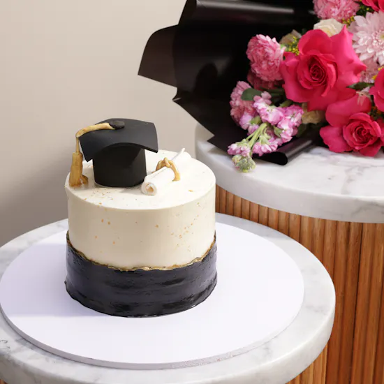 Sweetylicious Graduation Korean Cake | Blossoming Blooms