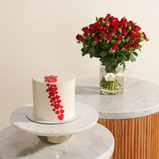 Cle Bakery Love Cake | Red Baby Roses Vase
