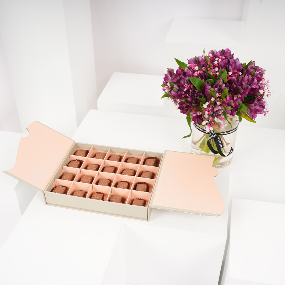 صندوق الشوكولاتة الكرنشي من فلاورد | مزهرية الجمال  