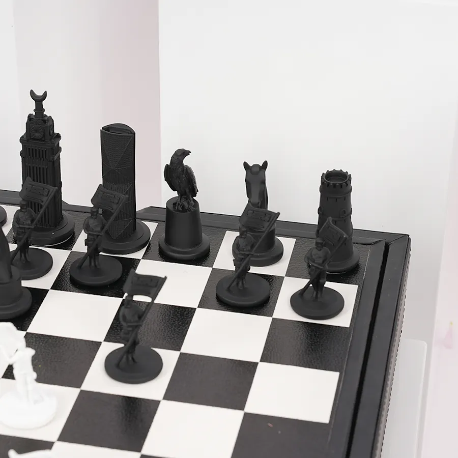 Floward's Black & White Chess Set 5