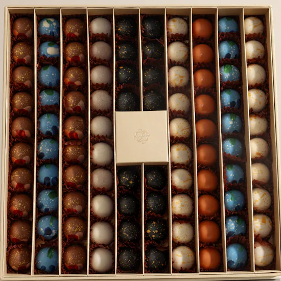 Nua Luxury Nakheel Cream Large Bonbon Box