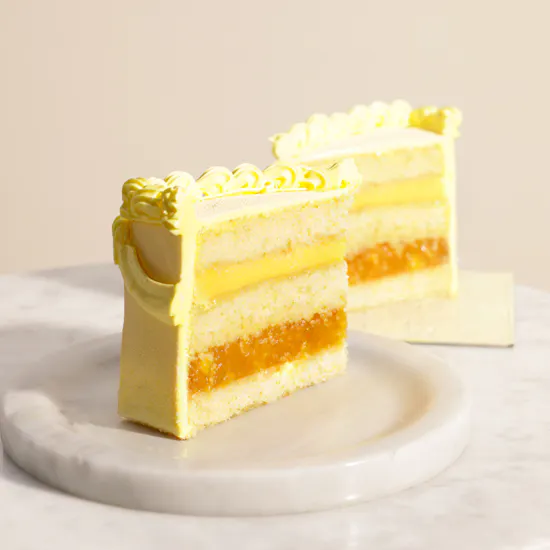Sweet Ateiler Summer Yellow Cake