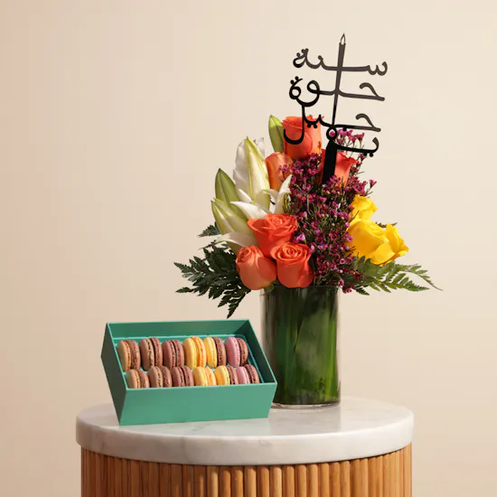 Ermine Macarons Box | Birthday Flower Vase