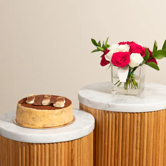Floward Coffee Cake | Fuchsia Delight Vase