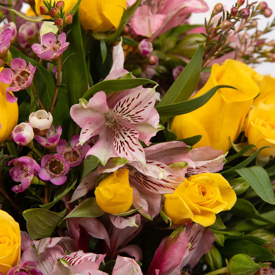 Radiant Harmony | Flowers Vase 2