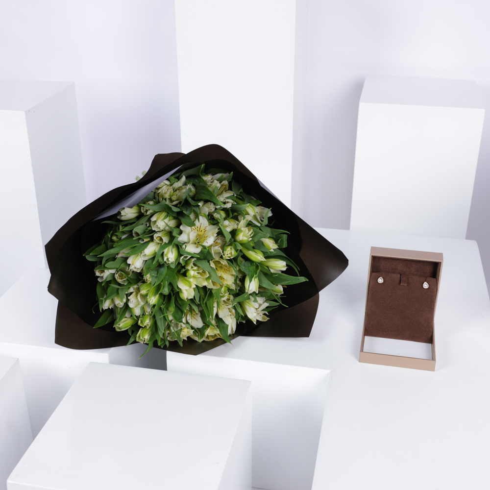 اقراط ألماس والذهب من كوهجي | الستروميريا البيضاء