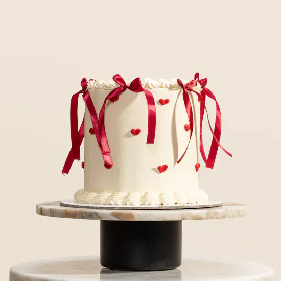 Floward Happy Birthday Bow Cake