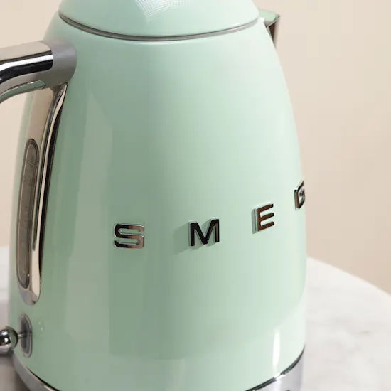 Smeg Retro Style Electric Pastel Green Kettle | 1.7 Liter
