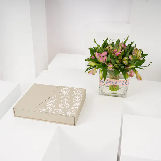 Floward Crunchy Chocolate Box | Alstroemeria Vase