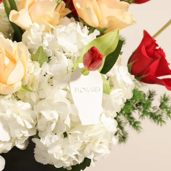 Cheerful Love Flower Vase
