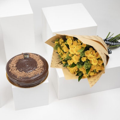 الاصفر الدافىء مع متلدا كيك من سكر الندى الاصفر الدافىء مع متلدا كيك من سكر الندى