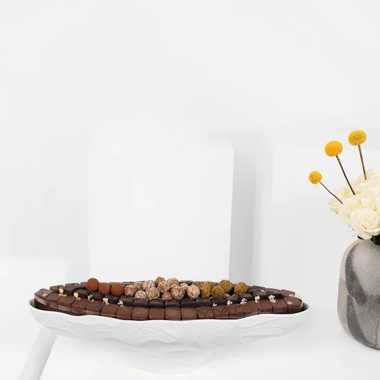 More Chocolates Perla Di Bianka Tray | White Vase