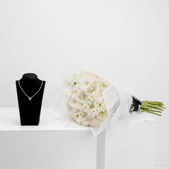 Felizmoda Silver Diamond Necklace with 15 White Chrysanthemums