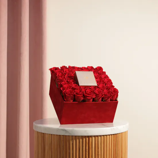 Kooheji Jewellery Flower Petals Rose Gold Diamond Necklace | Crimson Love Rose Box