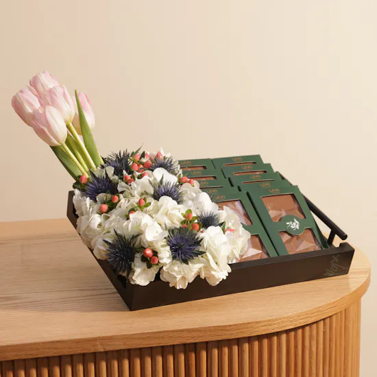 Levo National Day Chocolate Tray | Vitality Flowers