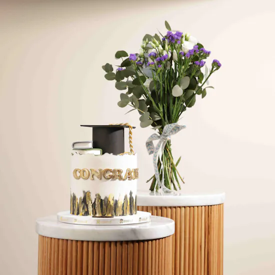 Decorating Memories Graduation Cake | Flowers