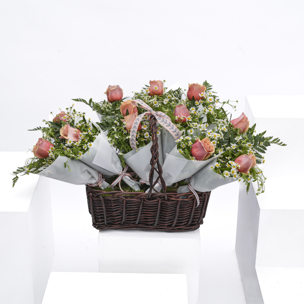 Lovely Flower Favors Basket