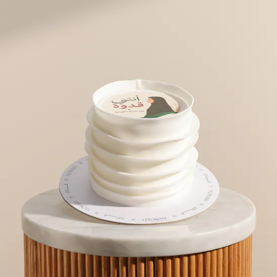 Floward White Kuwaiti Women's Cake
