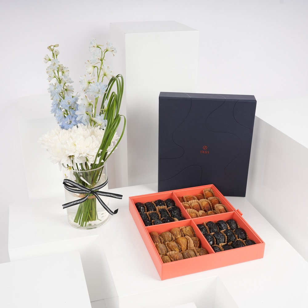 علبة هدايا تمر من نوا 500 جرام | مزهرية  زجاج