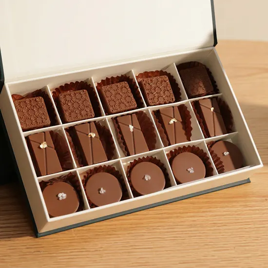 Floward Graduation Small Chocolate Box | Happiness Flowers