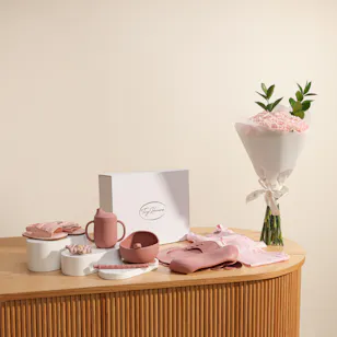 Tiny Humans Newborn Feeding Girl’s Gift Set | Stunning Flowers Bouquet 