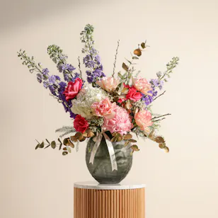 Charming Flowers Vase 