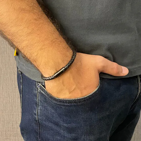 سوار كلاسيكي اسود من زوس