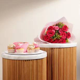 Crumbles Love you Cake | Bright Flowers Bouquet