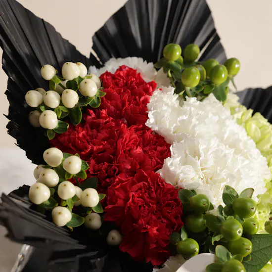 Splendor of Pride Flowers Vase