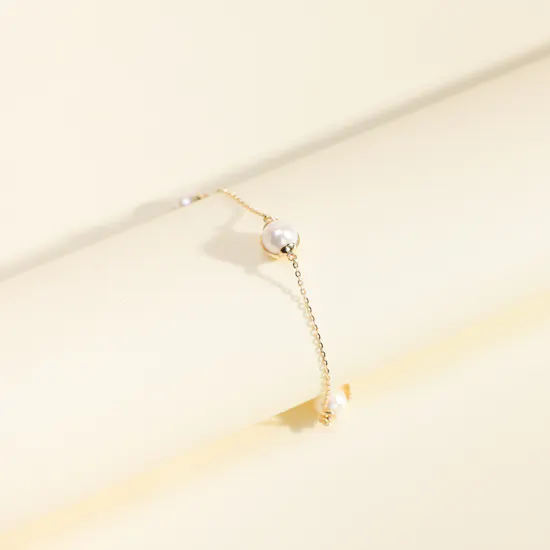 Damas Kiku Glow Luna Gold and Pearl Bracelet
