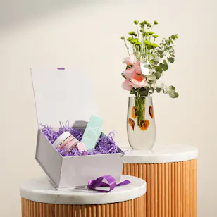 Ayla Naturals Purple Skin Care Kit | Spark Flower Vase Ayla Naturals Purple Skin Care Kit | Spark Flower Vase