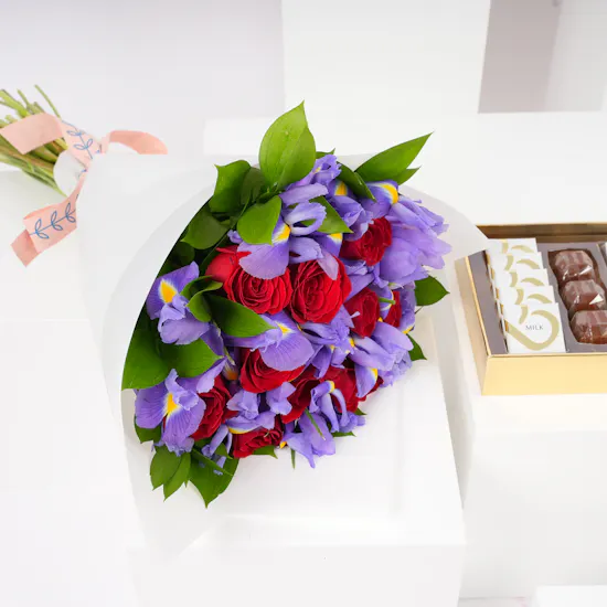 Bostani Signature Medium Box | Spring Bouquet