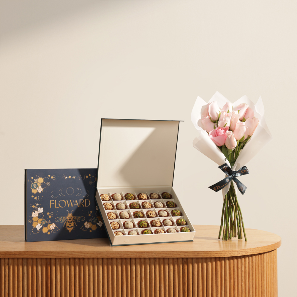 صندوق تمر جوهر السعادة من فلاورد | باقة زهور فرحة اللِّقاء