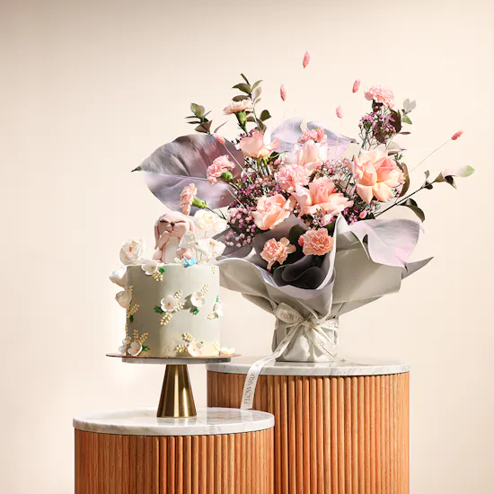 Floward Bunny Vanilla Cake | Elegance Flowers Bouquet