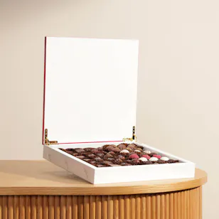Bateel Chocolates & Truffles Large Wood Box | 880 G Bateel Chocolates & Truffles Large Wood Box | 880 G