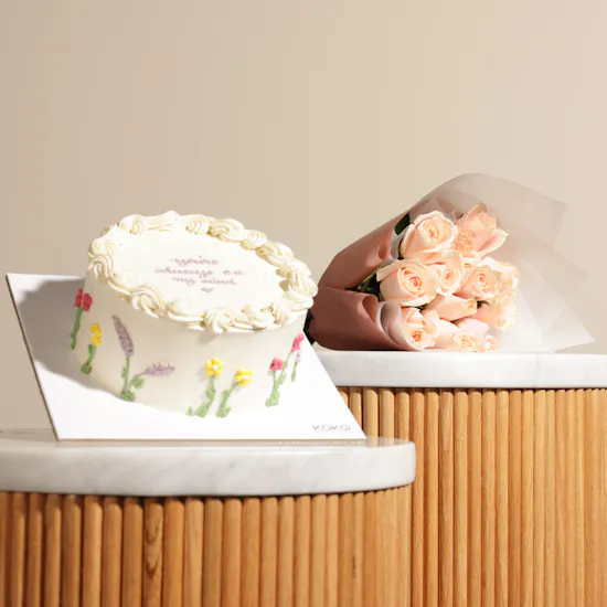 Koko Always on My Mind Elegant Cake | Peach Rose Bouquet