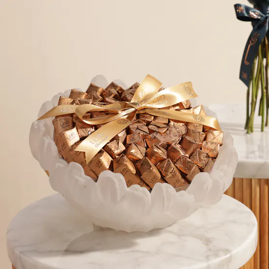 Levo Chocolate Glass Tray | Charming Flowers Bouquet