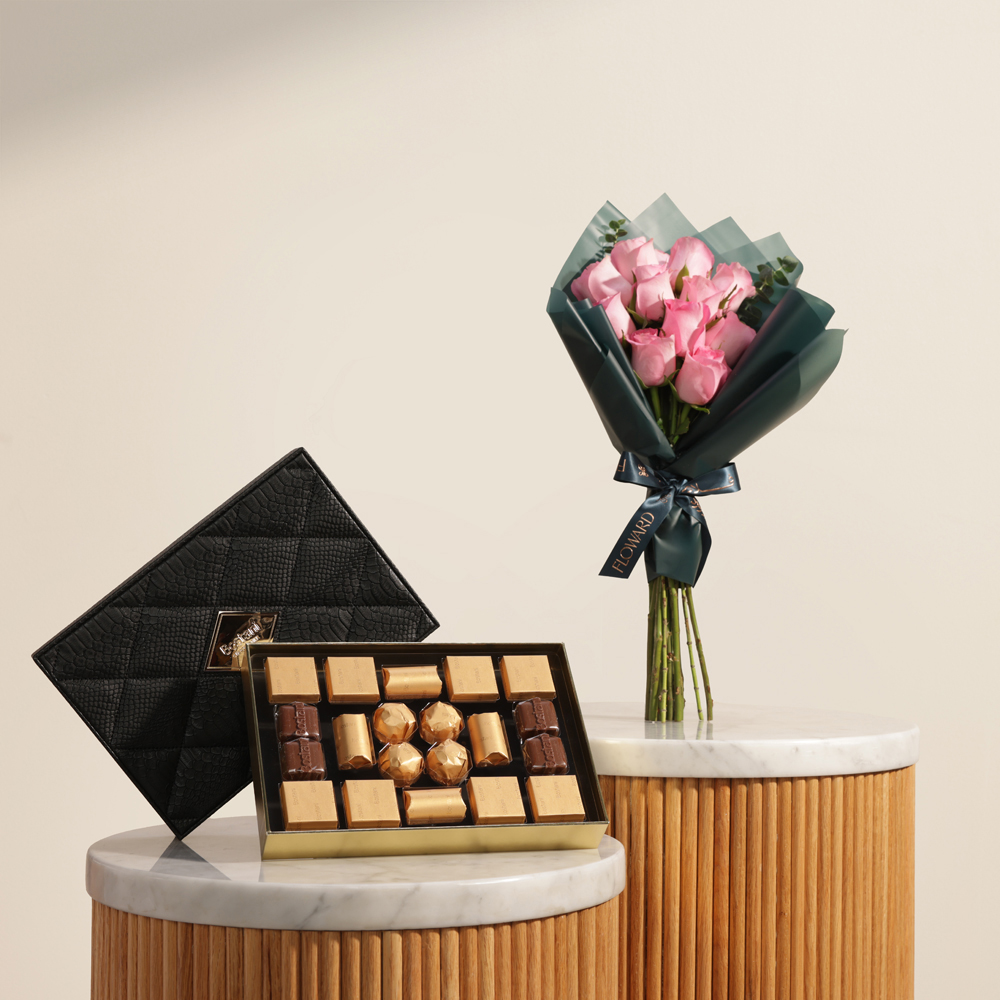 صندوق شوكولاتة صغير جلد أسود من بستاني | باقة جوري ريفايفل