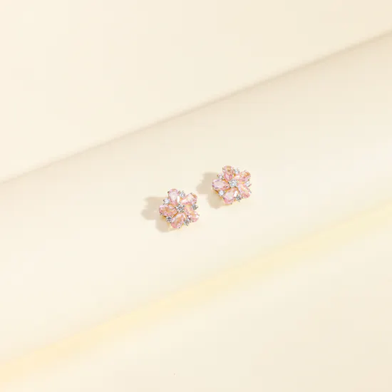 AV Jewelry Gold Earrings With a Flower Design