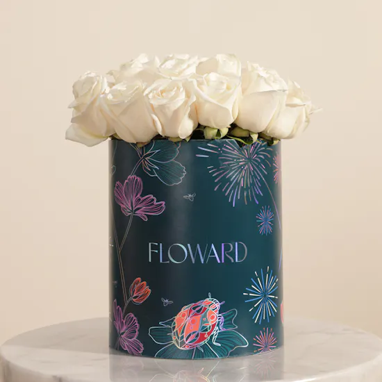 Pearly White Rose Box | 25 Flowers