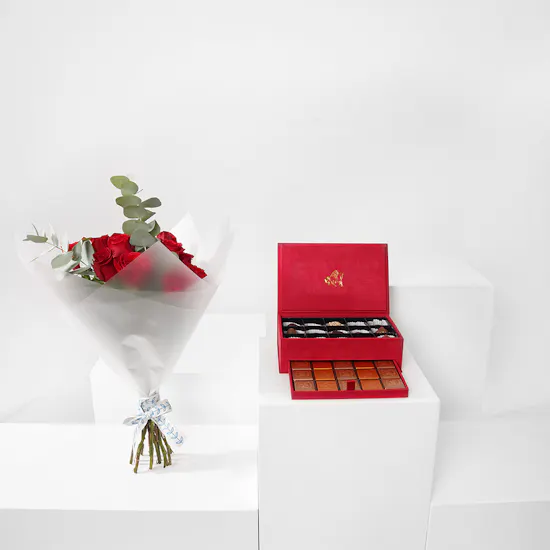 Godiva Small Royal Chocolate Box | 12 Red Roses